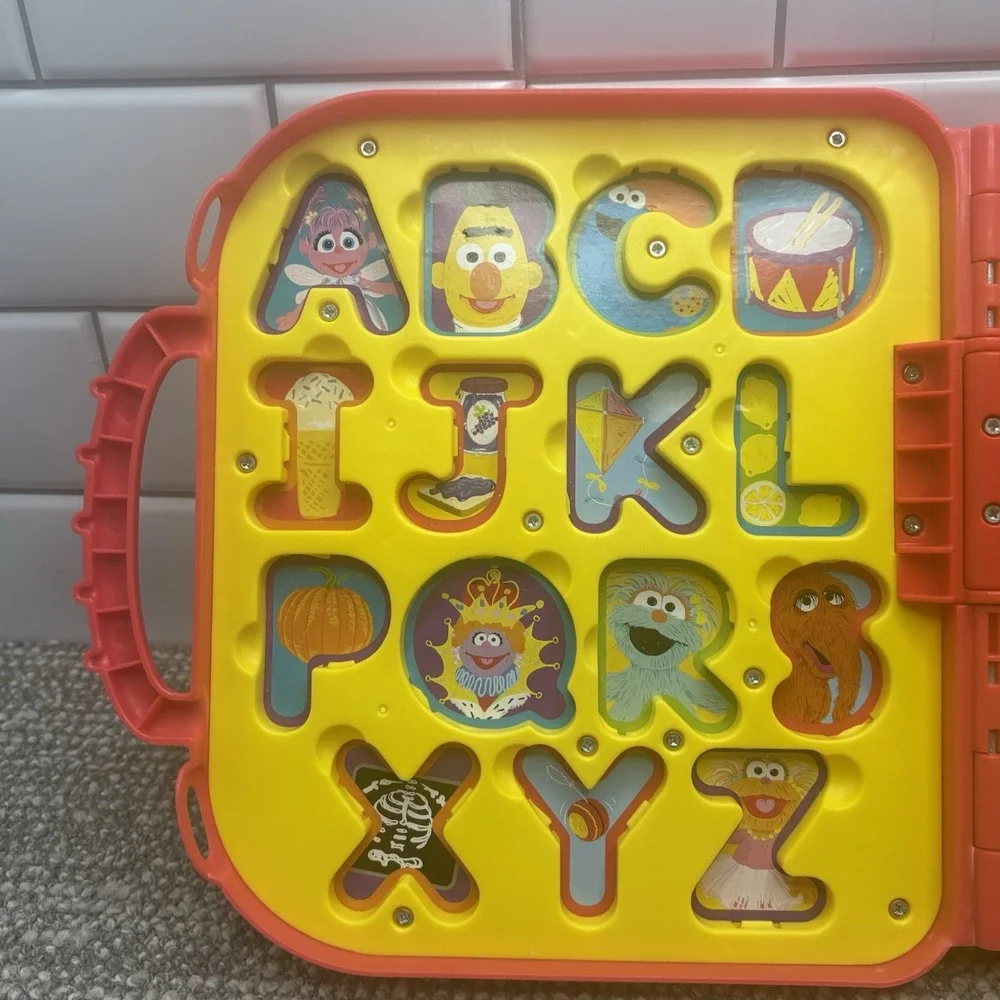 Sesame Streets Elmo On The Go ABC Carrying Case With ALL Letters!